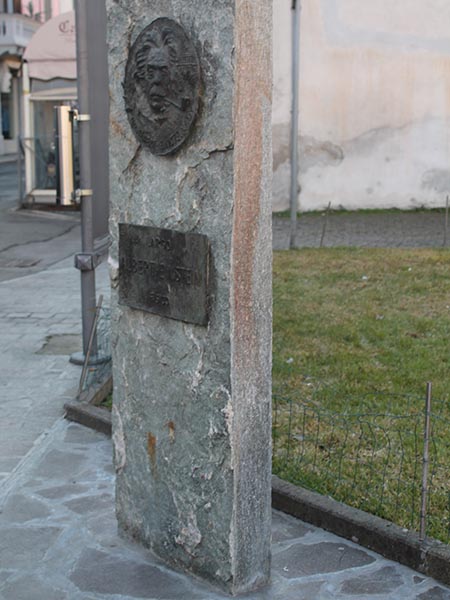 Monumenti in marmo